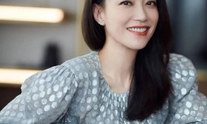 53岁霍汶希近况曝光！独自赴美未婚生女，如今14岁女儿比她还漂亮