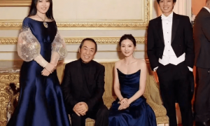 张艺谋二儿子耶鲁大学毕业 夫妻俩赴美参加毕业典礼