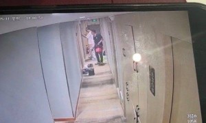女子住酒店洗浴后未着衣物遭消杀人员打开房门，酒店方称愿致歉并赔偿